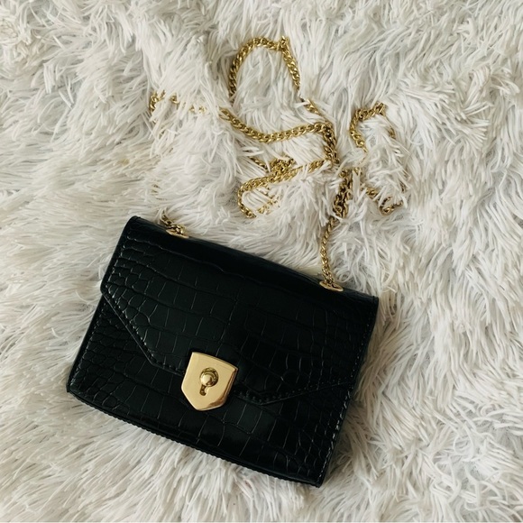 BANANA REPUBLIC NWOT Black Croc Mini Bag Cross Shoulder Gold Chain Purse - Picture 2 of 11